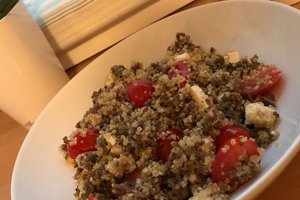 Quinoa-Hack-Schafskäsepfanne