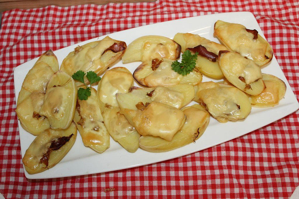 Kartoffeln mit Schinken und Käse