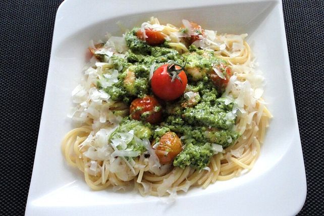 Spaghetti mit Bärlauchpesto und Garnelen von diana100| Chefkoch