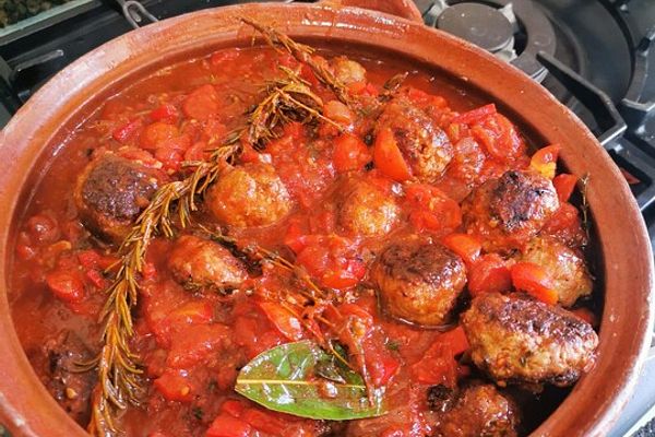 Tapas Albondigas - spanische Hackbällchen in fruchtiger Sauce von ...