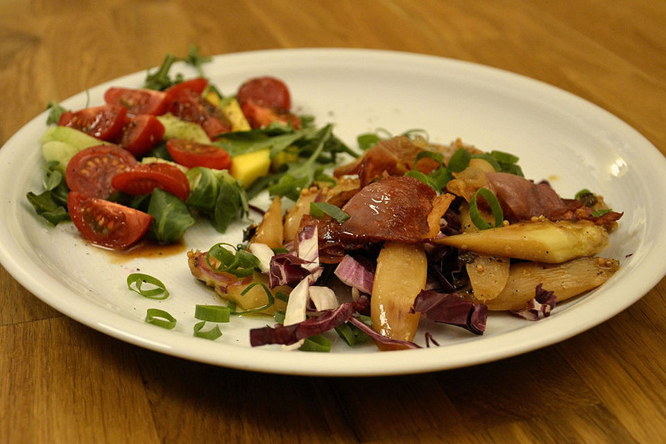 Lauwarmer Spargelsalat mit Gewürz-Vinaigrette