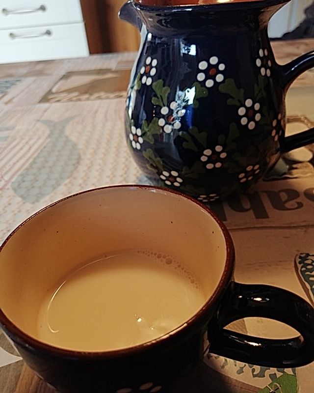 Megs Hagebutten-Kamillen-Latte für regnerische Tage