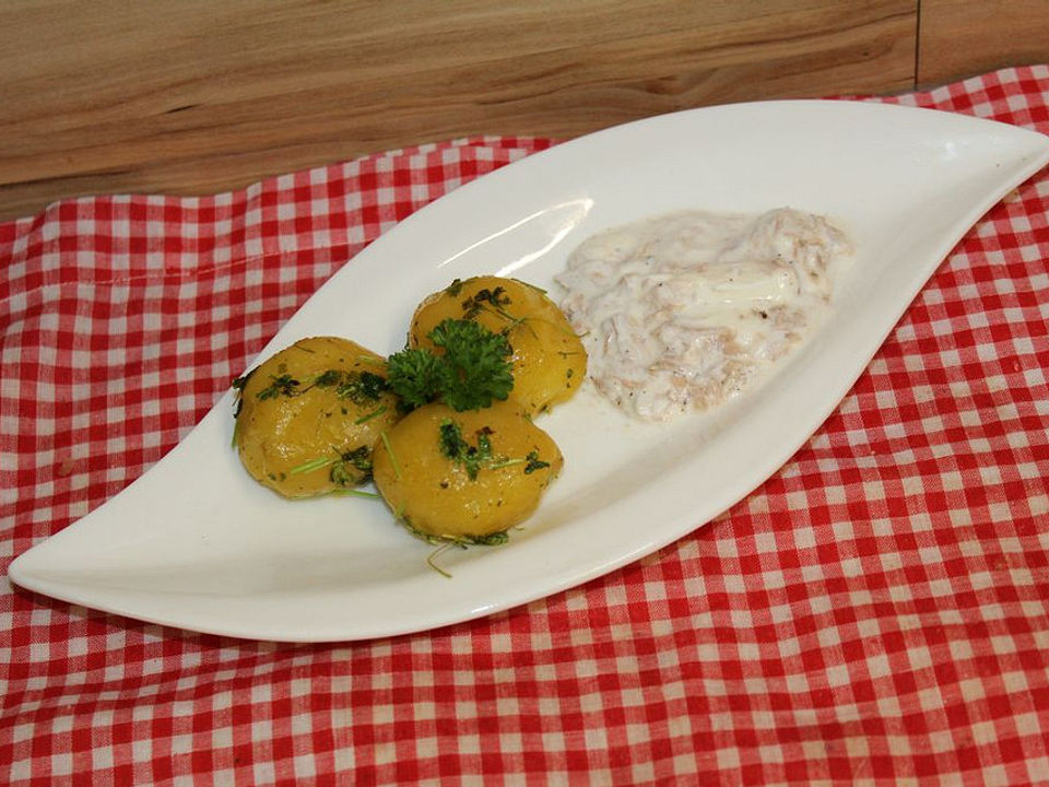 Petersilien-Kartoffeln mit Räucherlachs-Dip von trekneb| Chefkoch