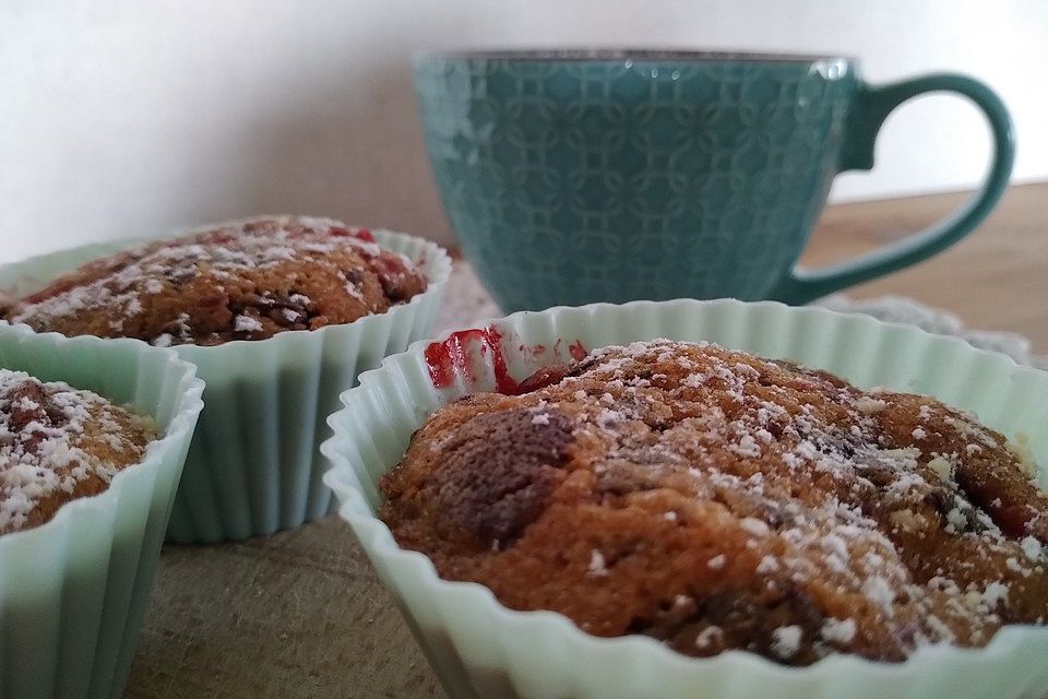 Schoko-Erdbeer-Muffins mit Vollkornmehl