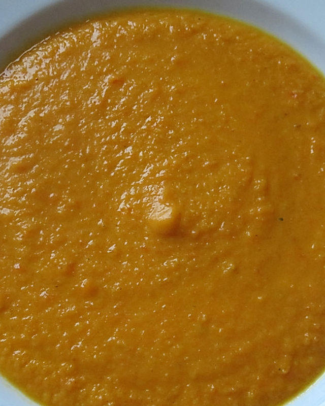 Karottensuppe mit Nussmus