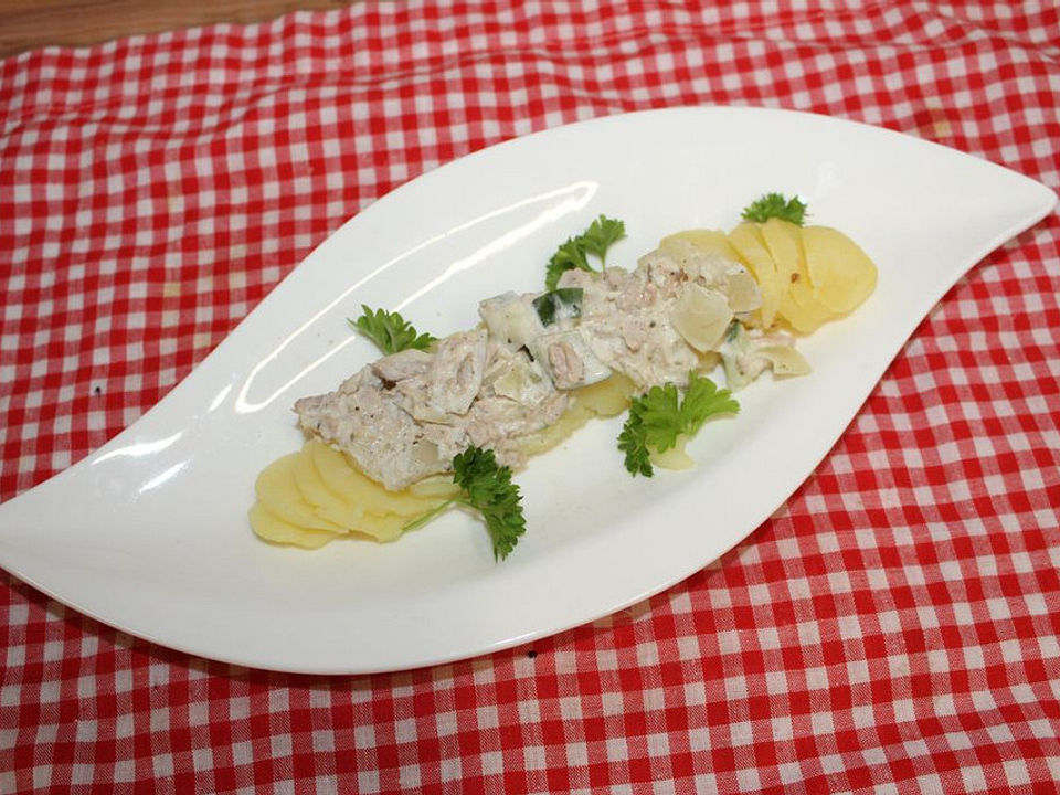 Kartoffelsalat mit Mayonnaise und Thunfisch von Yerenia| Chefkoch