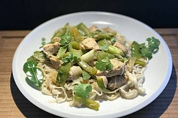 Hähnchen-Gemüse-Wok "Thai-Spicy"