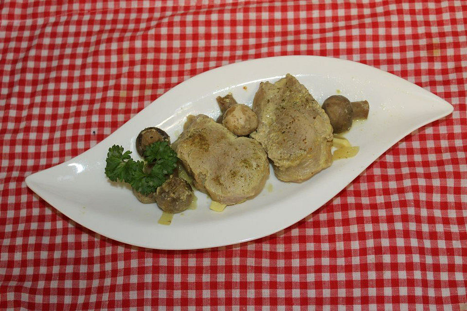 Schweinefilet mit Pilzen in Sahne