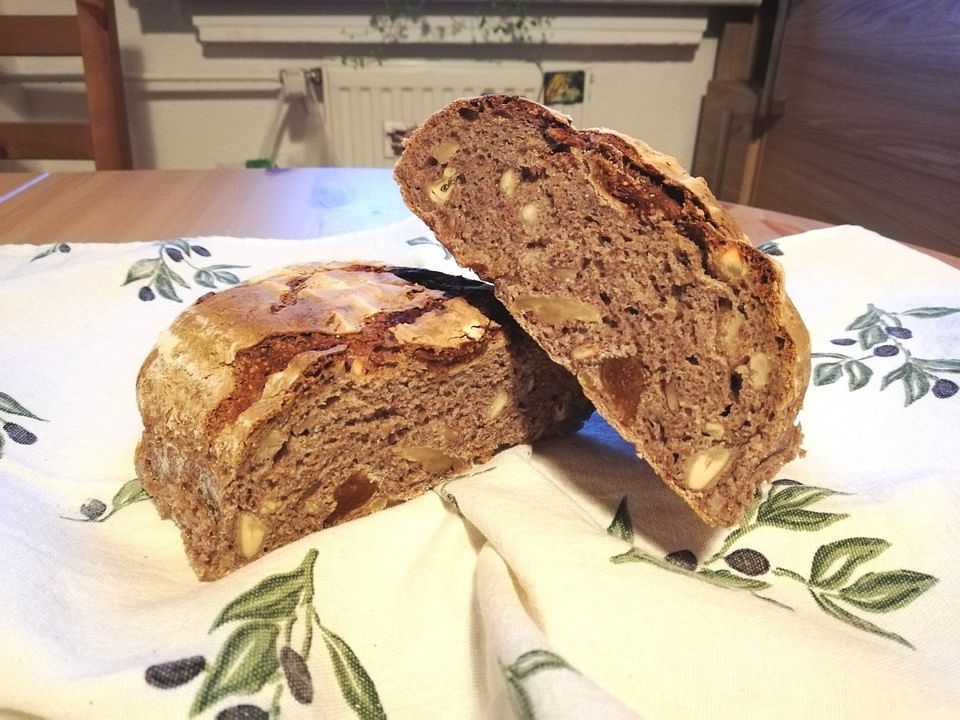 Feigen-Walnuss-Brot mit Sauerteig von voyaga81| Chefkoch