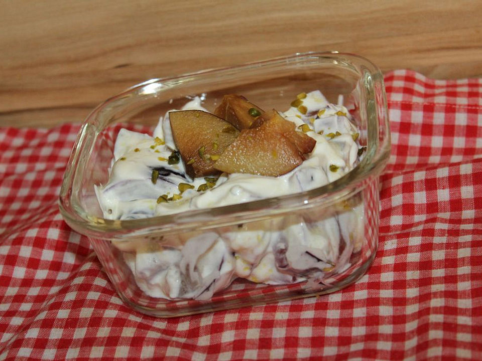 Pflaumen-Pistazien-Joghurt-Dessert mit Honig von patty89| Chefkoch
