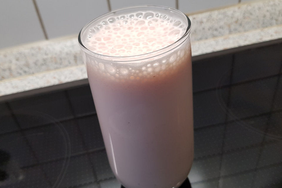 Erdbeer-Buttermilch-Shake