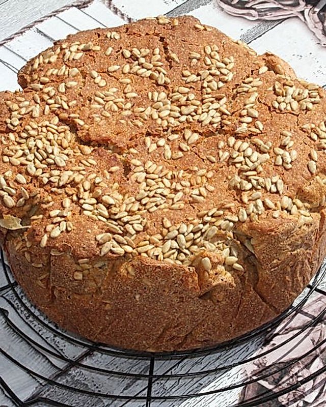 Mandel-Haselnuss-Einkorn-Dinkel-Roggensauerteig-Vollkorn-Brot