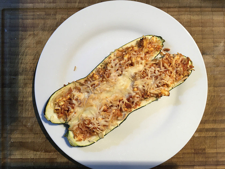 Vegetarisch gefüllte Zucchini mit Reis und Feta von Mellimaus007 | Chefkoch