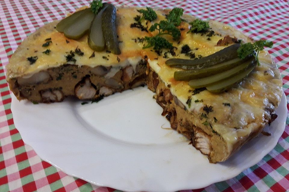 Omelett mit Putenfleisch und Pilzen, mit Käse überbacken