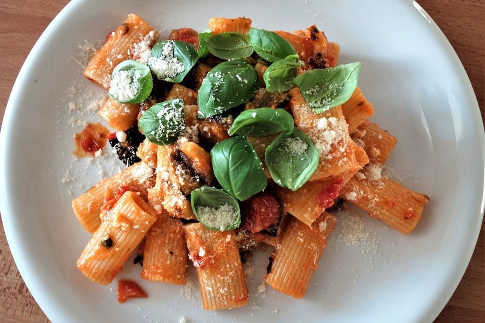 Rigatoni alla Norma
