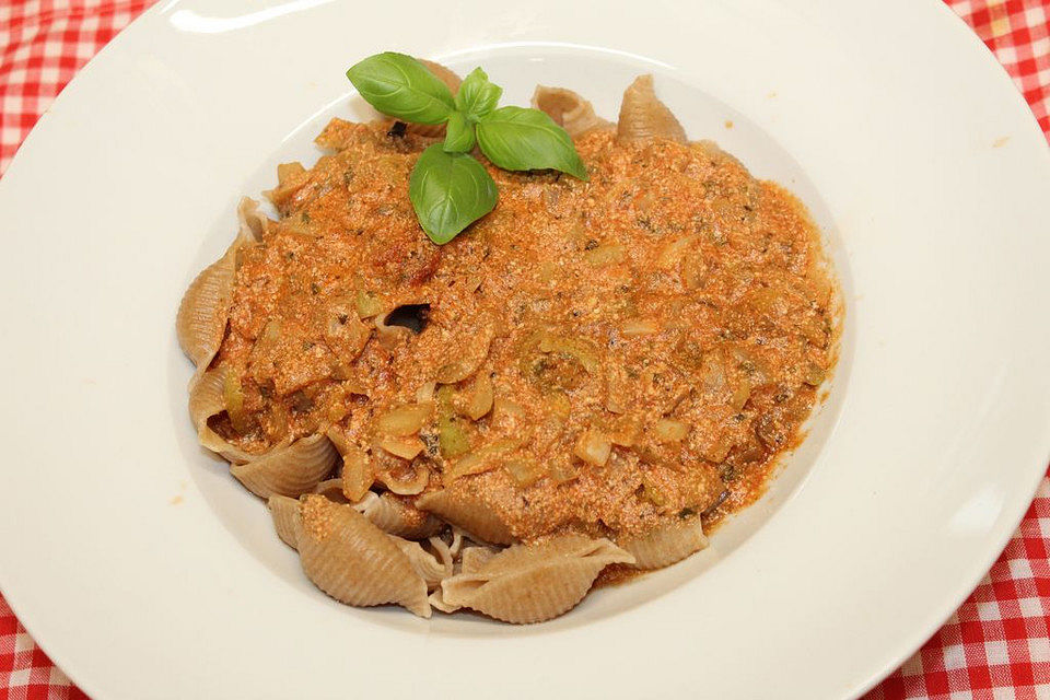 Rigatoni in Ricotta-Tomaten-Sauce