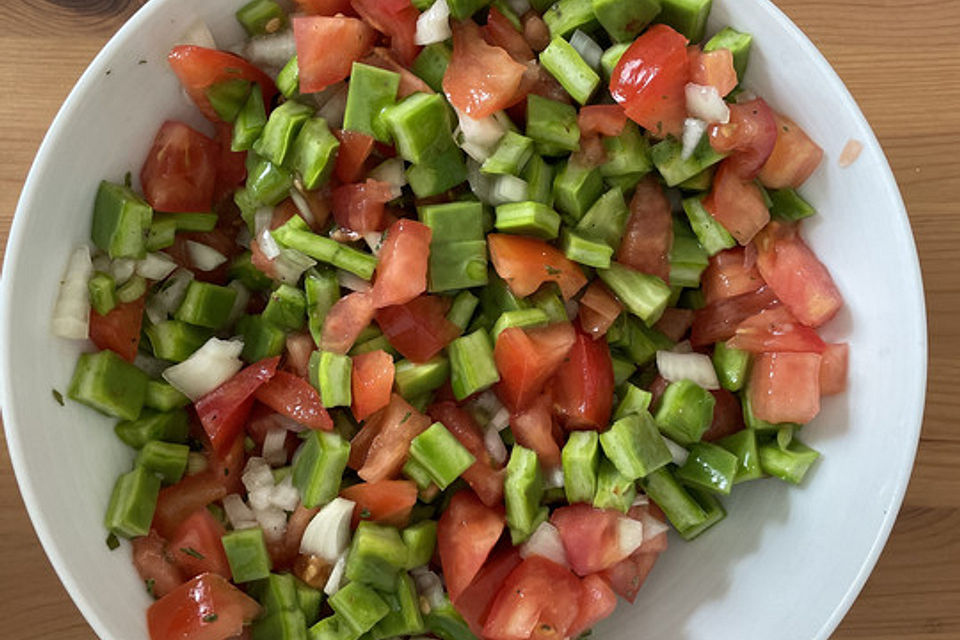 Mexikanischer Kaktussalat - Nopales Salat