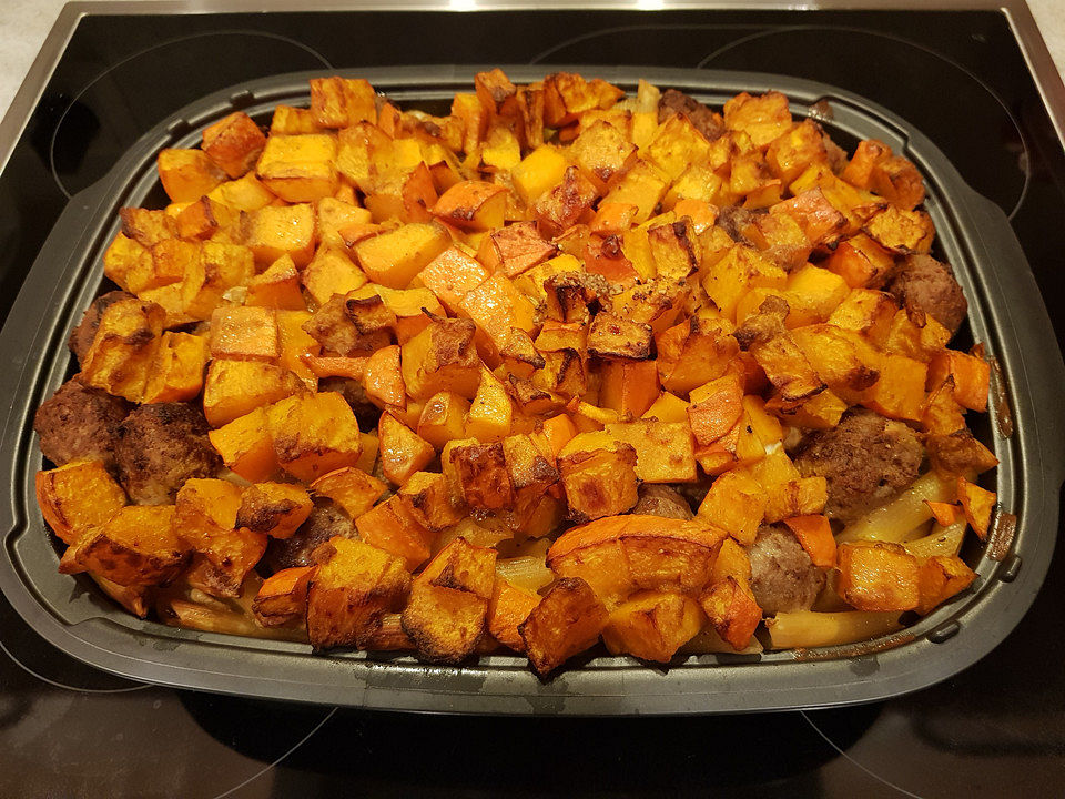 Kürbis-Auflauf mit Hackbällchen und Nudeln von Jacqueline2966| Chefkoch Kürbis-Auflauf mit Hackbällchen und Nudeln von Jacqueline2966| Chefkoch