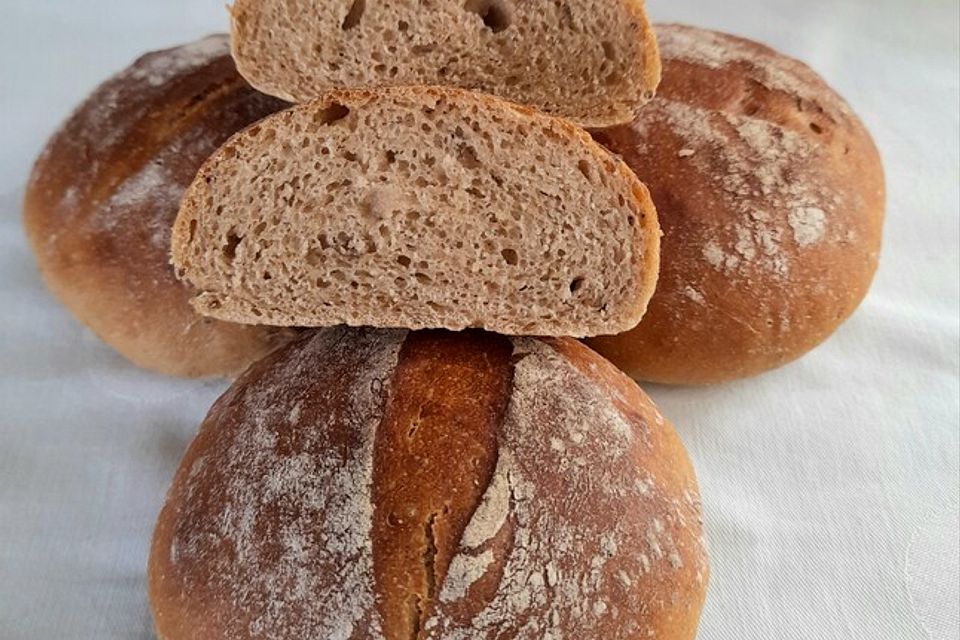 Vollkornbrötchen mit Roggen und Dinkel