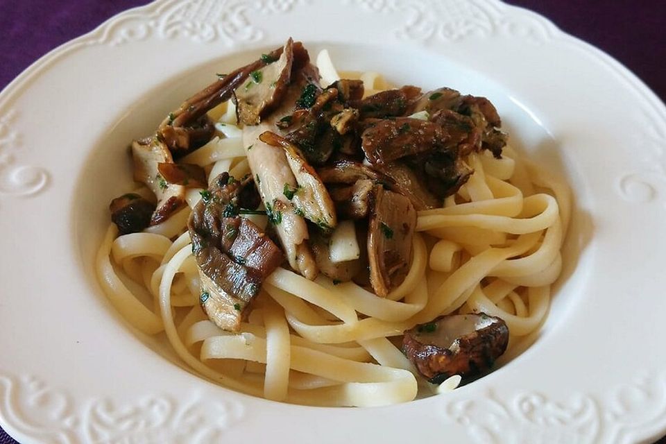 Bavette/Tagliatelle mit Steinpilzen aus Umbrien