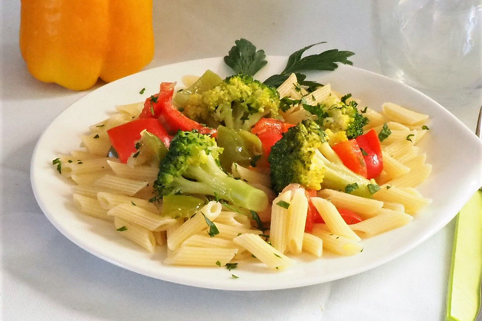 Penne mit Gemüsesoße