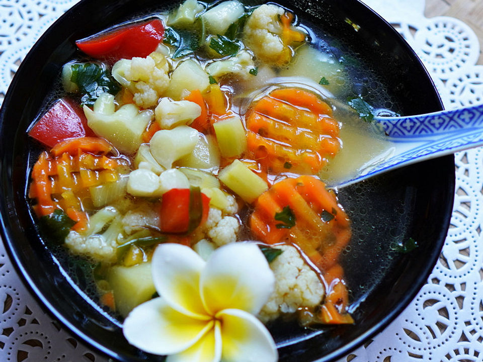 Chinesische Gemüsesuppe mit Spargel von dieter_sedlaczek| Chefkoch