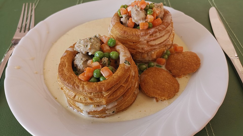 Bratchugeli An Weisser Sauce Mit Pastetli Von Sarmi5614 Chefkoch