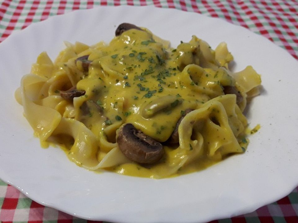 Nudeln mit Pilz-Käse-Sauce von eisbobby| Chefkoch