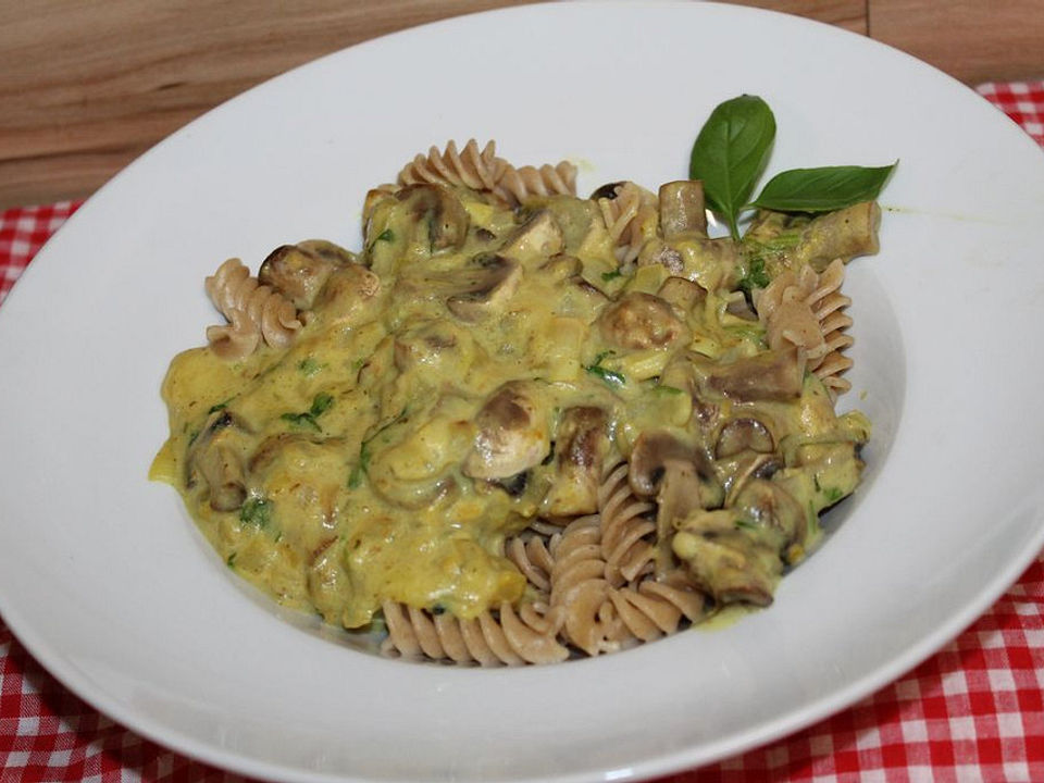 Nudeln mit Pilz-Käse-Sauce von eisbobby | Chefkoch