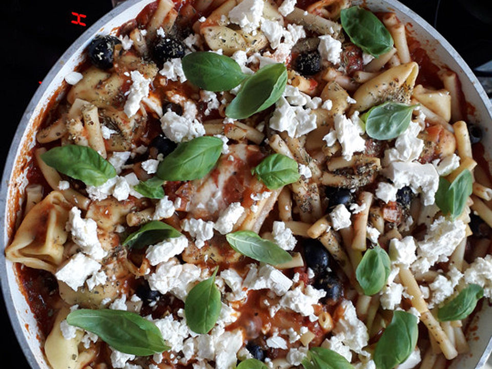 Schafskäse-Oliven-Tortellini von aquarell13| Chefkoch