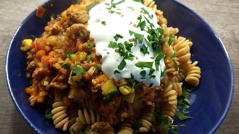 Orientalische Bolognese mit Putenhackfleisch