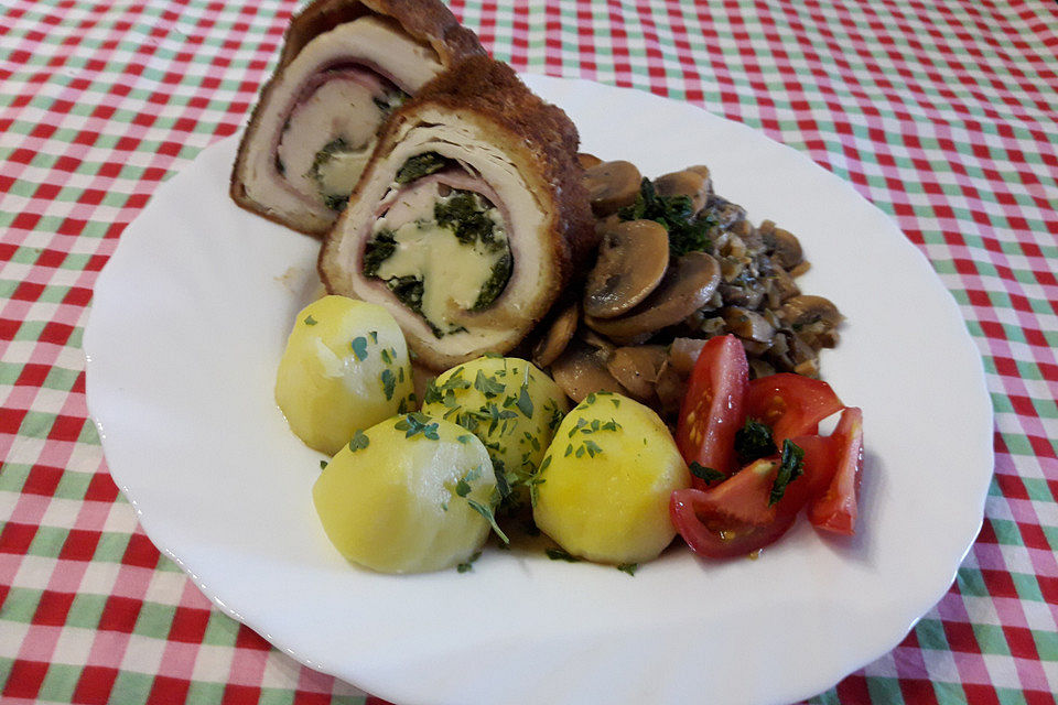 Hähnchenroulade mit Camembert und Kräutern