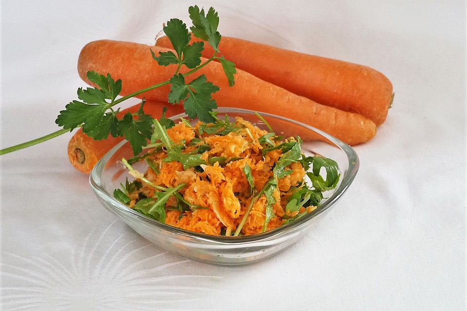 Karottensalat mit Rucola