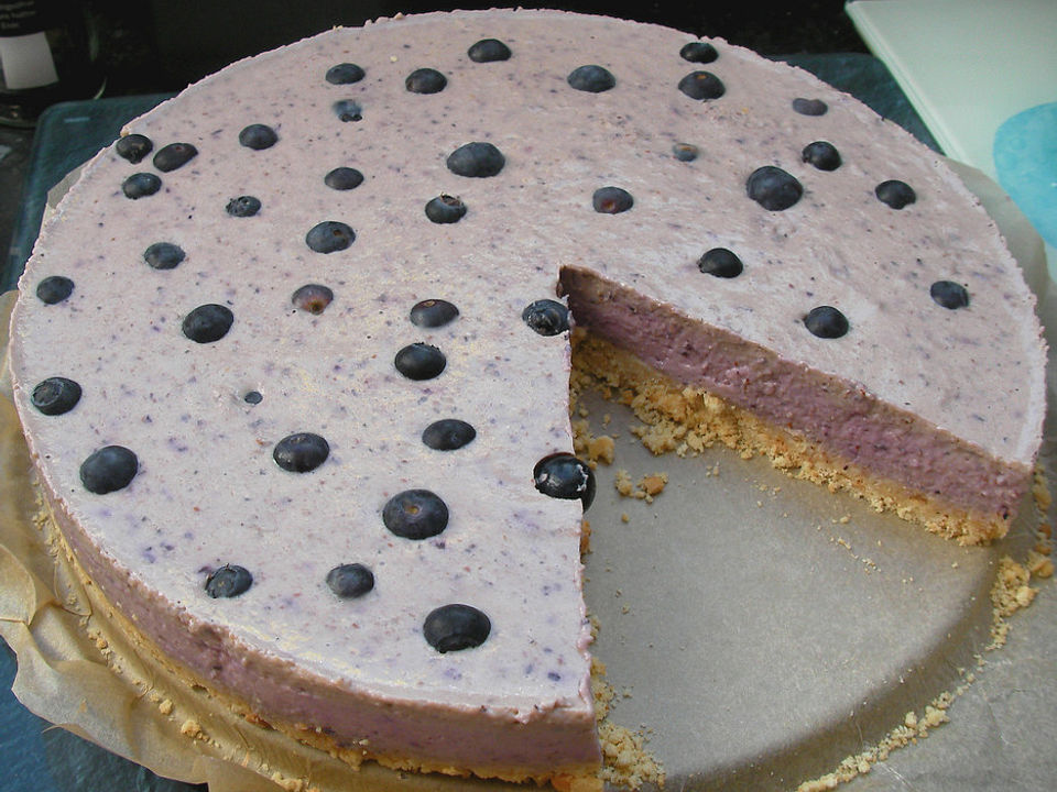 Heidelbeertorte mit weißer Schokolade von MirjamCarrie| Chefkoch