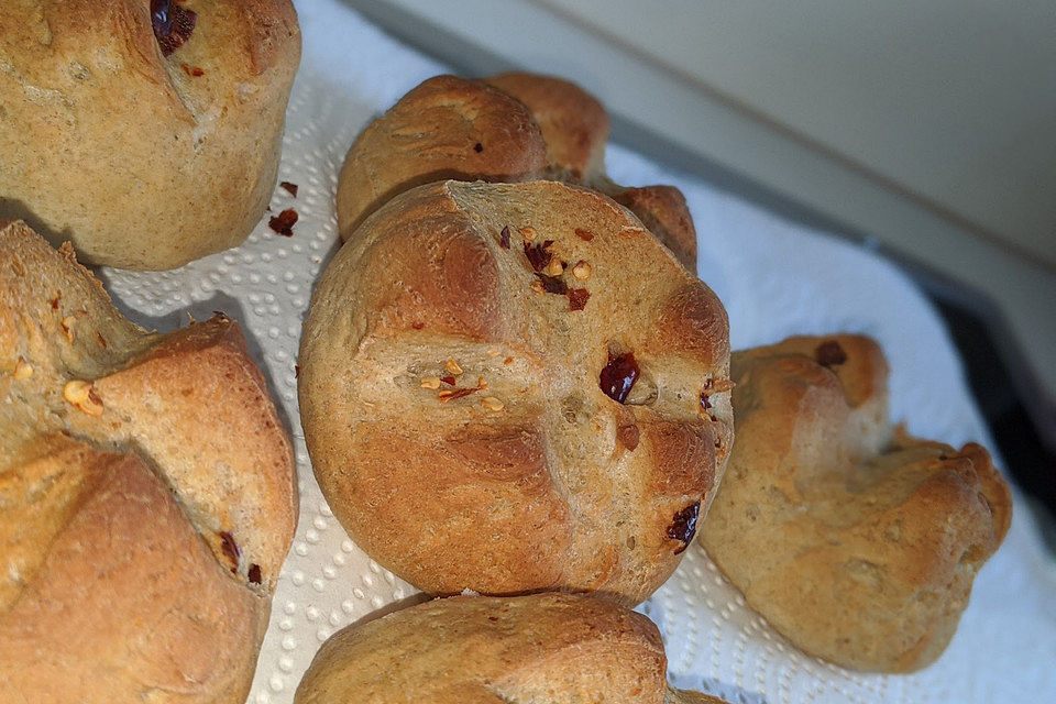 Pain Buns - Chili-Milch-Brötchen