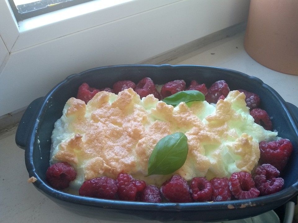 Grießbrei mit Chiasamen, Baiser und Himbeeren von Mar-Bro| Chefkoch