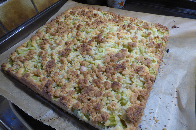 Rharbarberkuchen mit Marzipanstreuseln| Chefkoch