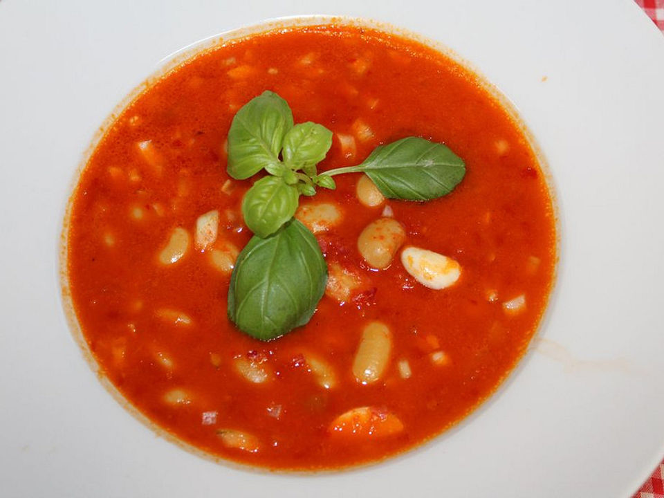 Scharfe Ajvar-Suppe mit weißen Bohnen von magenbrot79| Chefkoch