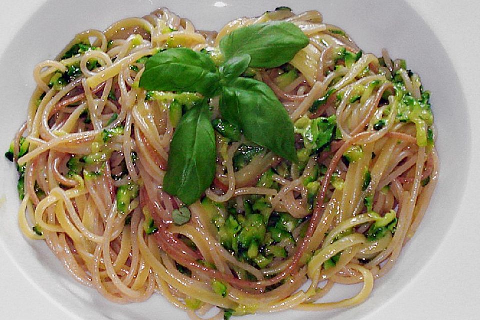 Spaghetti mit Zucchini