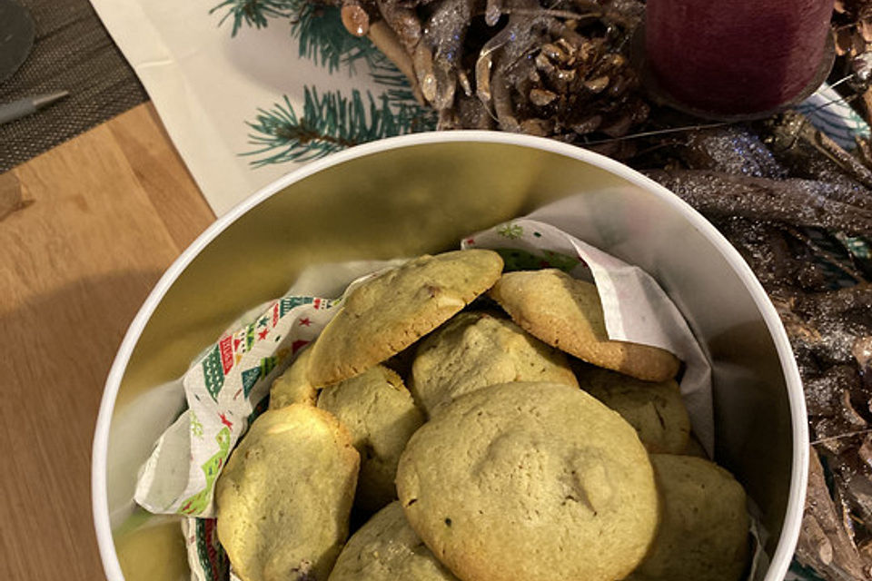 Chewy Matcha-Dattel-Cashew Cookies