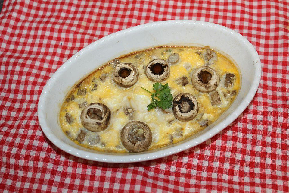 Mit Ei und Käse gefüllte Champignons à la Didi