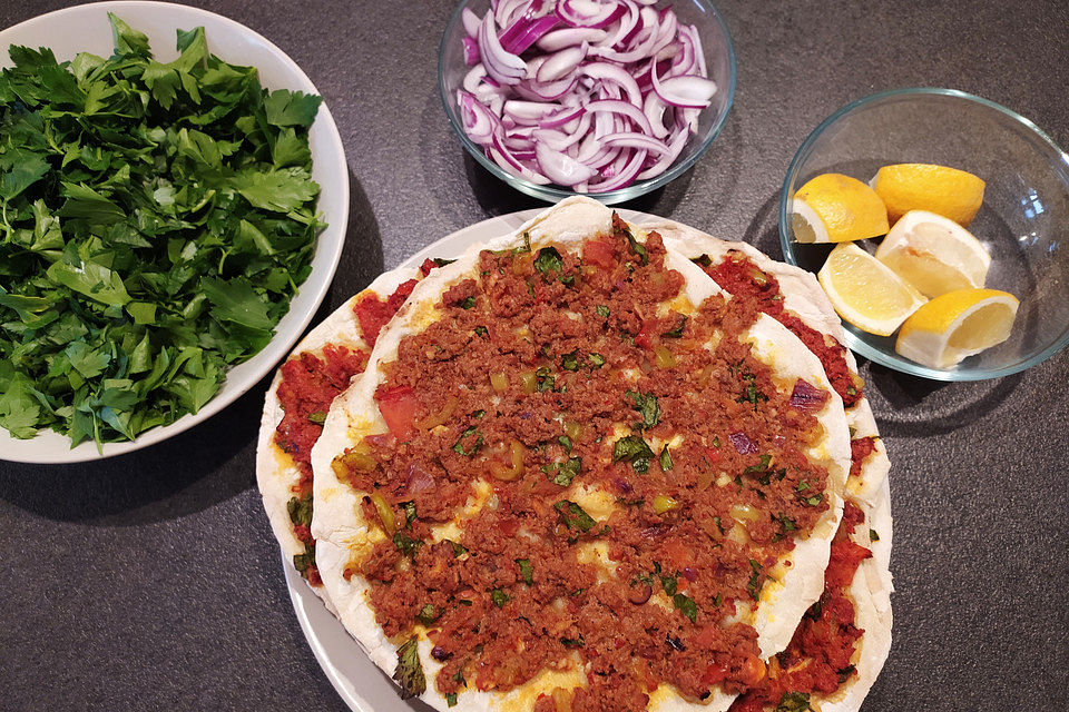 Türkische Pizza Lahmacun