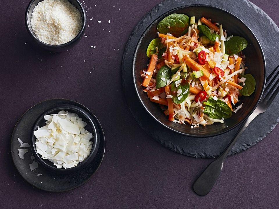 Gemüsesalat mit Chili-Tomaten-Kokosflocken - Urap Sayur von ...