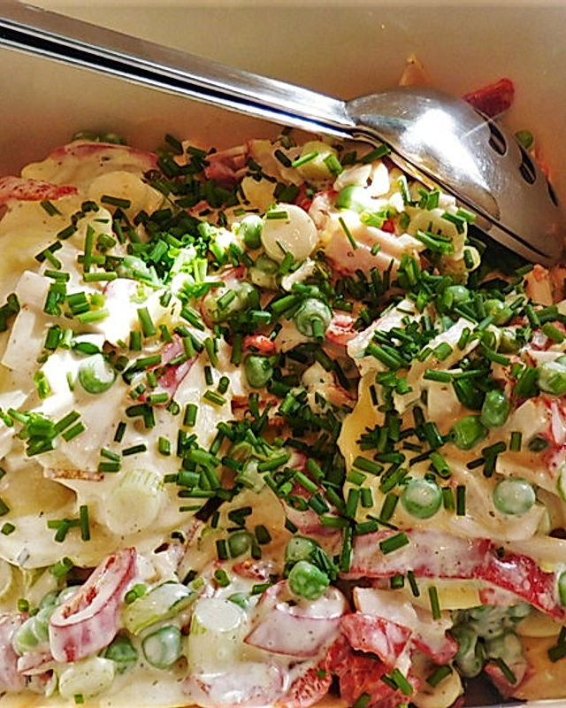 Tortellinisalat mit Putenbrustfilet in Kräuter-Frischkäse-Salatsauce