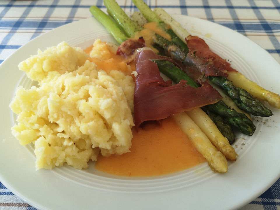 Spargel in Serranoschinken mit Apfelsauce von Bubu-Cuse| Chefkoch