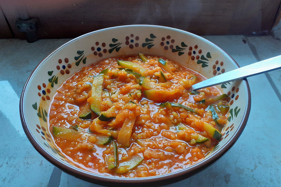 krümeltigers schnelle Linsensuppe mit Zucchini und Bulgur