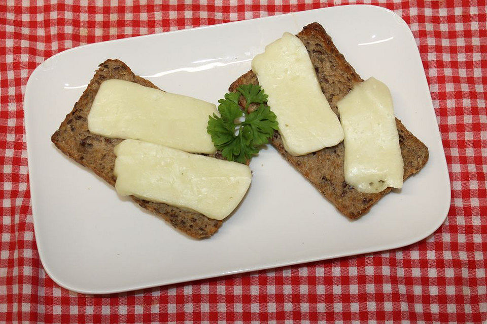 Sehr schnelles Knoblauchbrot mit Mozzarella