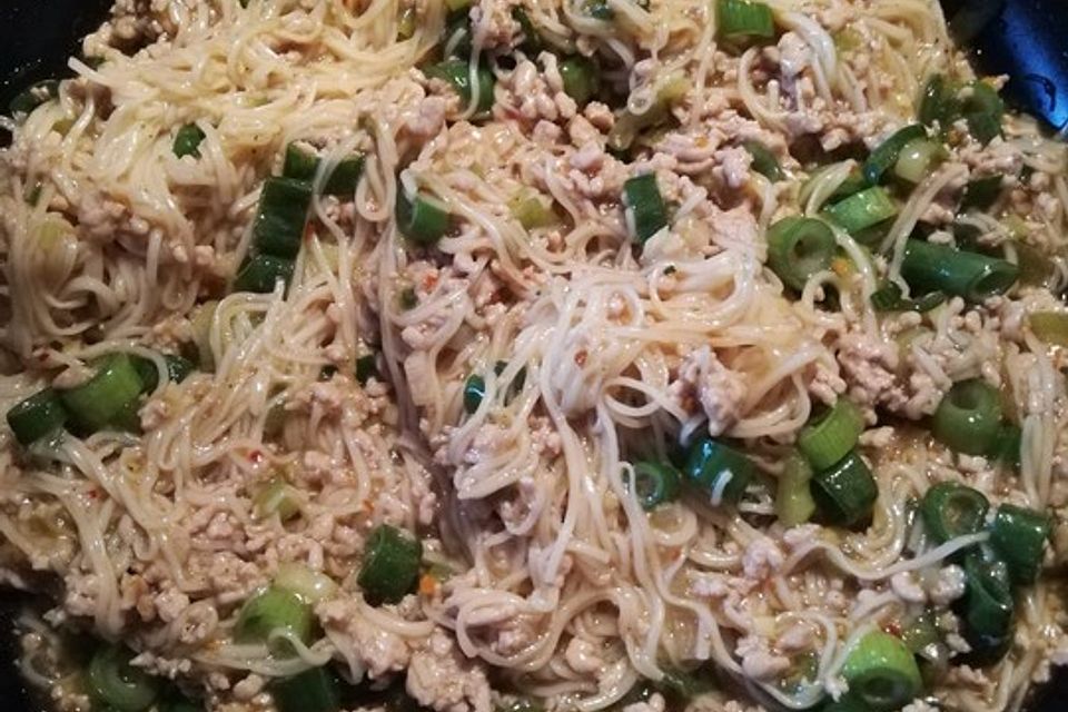 Mie-Nudeln mit Hackfleisch