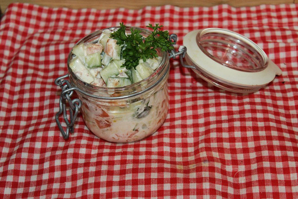 Papaya-Gurken-Salat mit Joghurtdressing