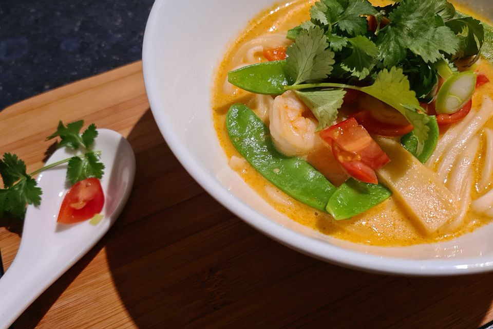 Thailändische Garnelensuppe mit Kokosmilch - Tom Gung Gati Sod